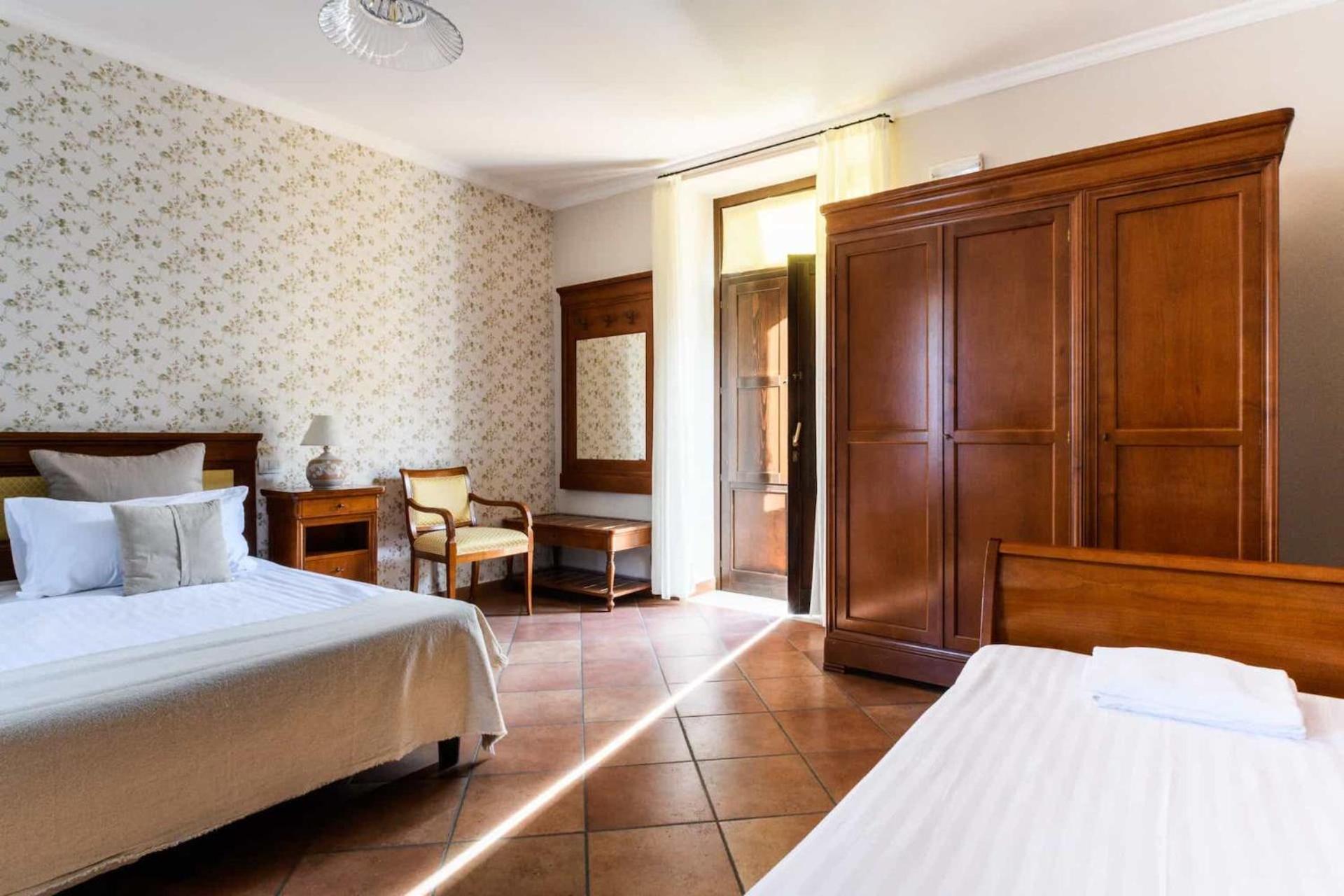Terra - Bed And Breakfast Caserta Esterno foto