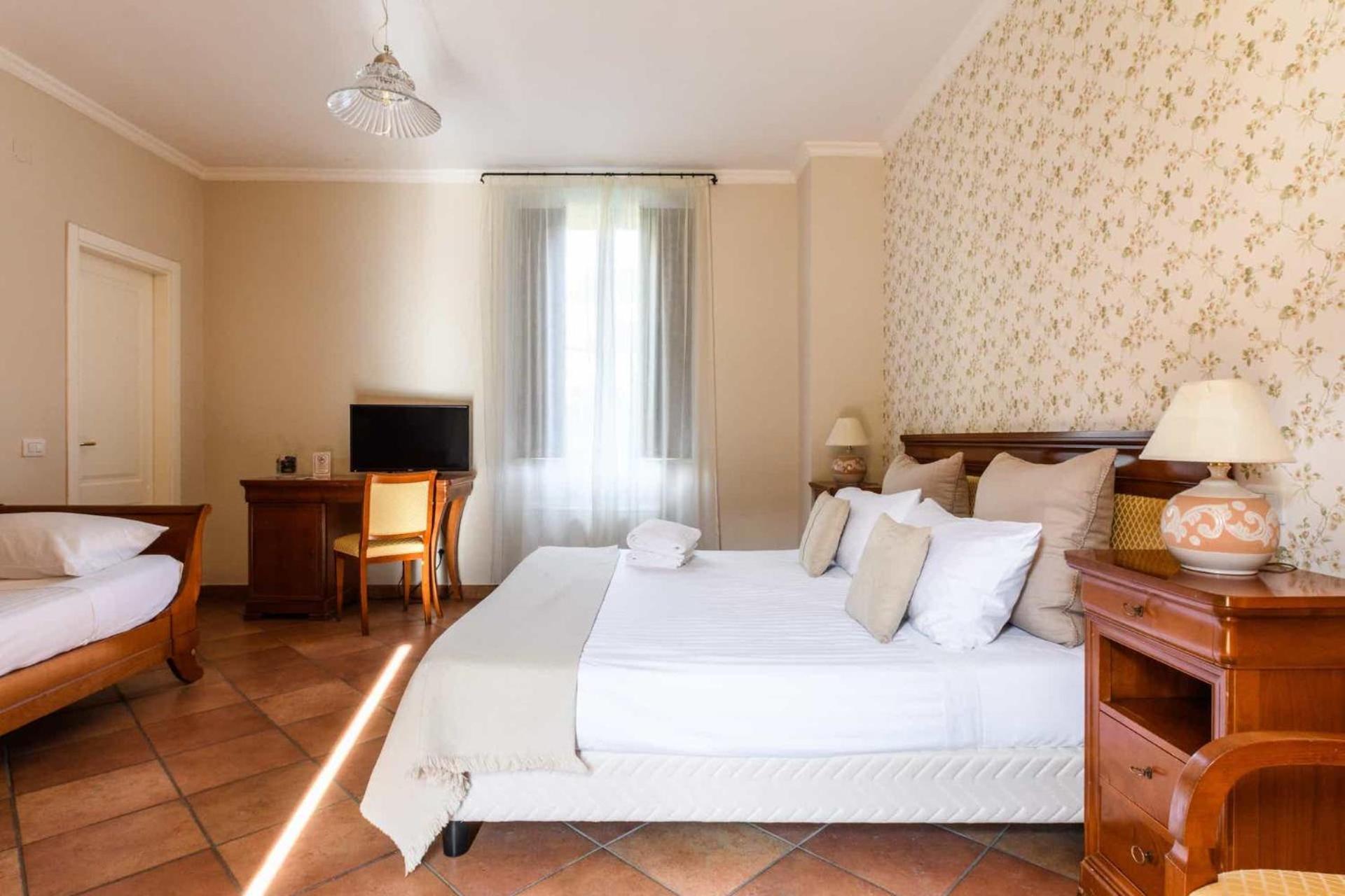 Terra - Bed And Breakfast Caserta Esterno foto